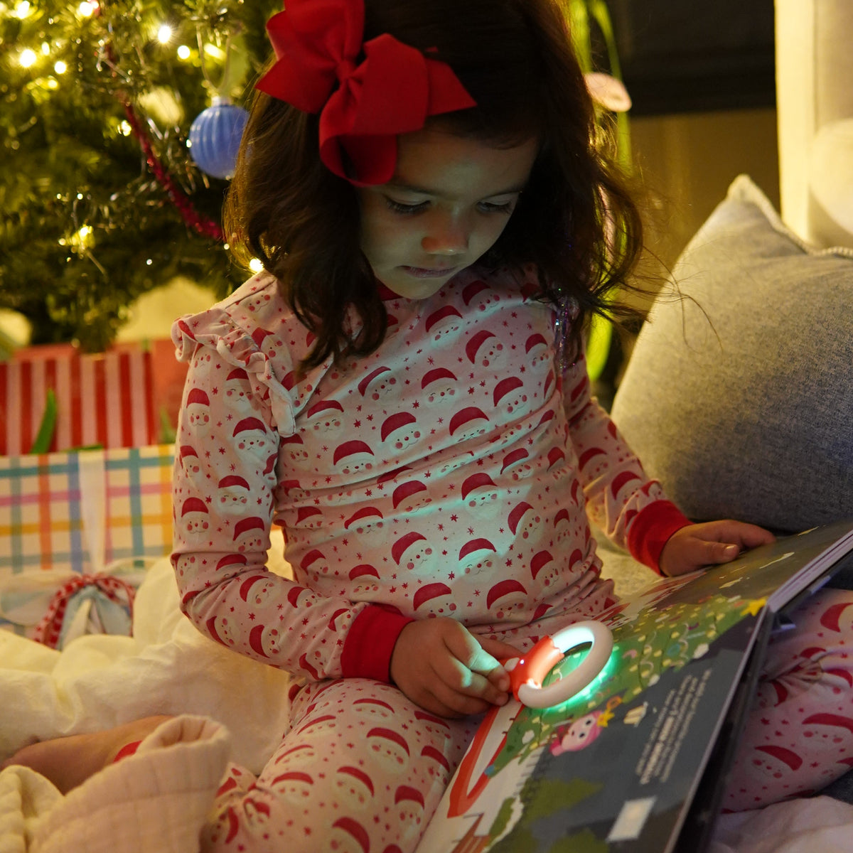 Light-Up Library™ - Seek & Find With Scoops the Snow Pal