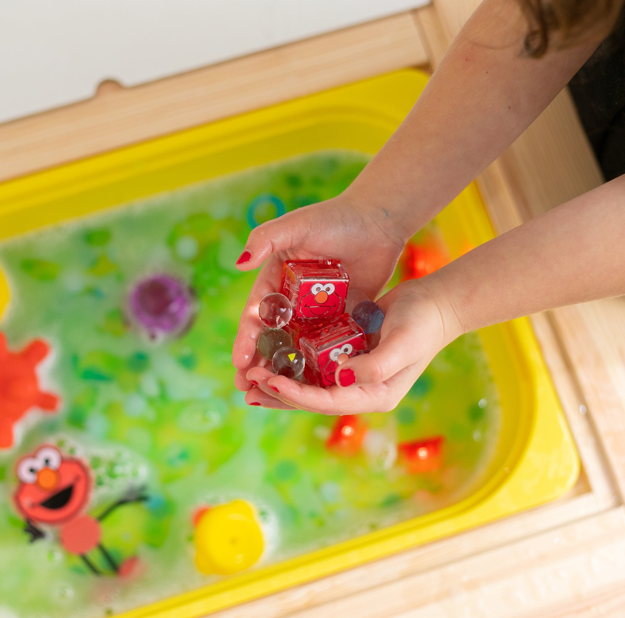 Elmo Light-Up Cubes