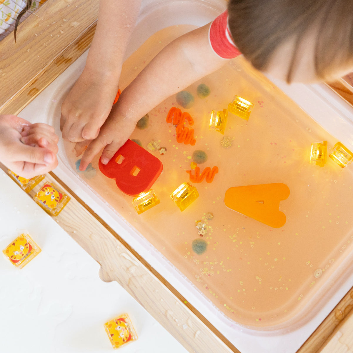 Daniel Tiger Light-Up Cubes