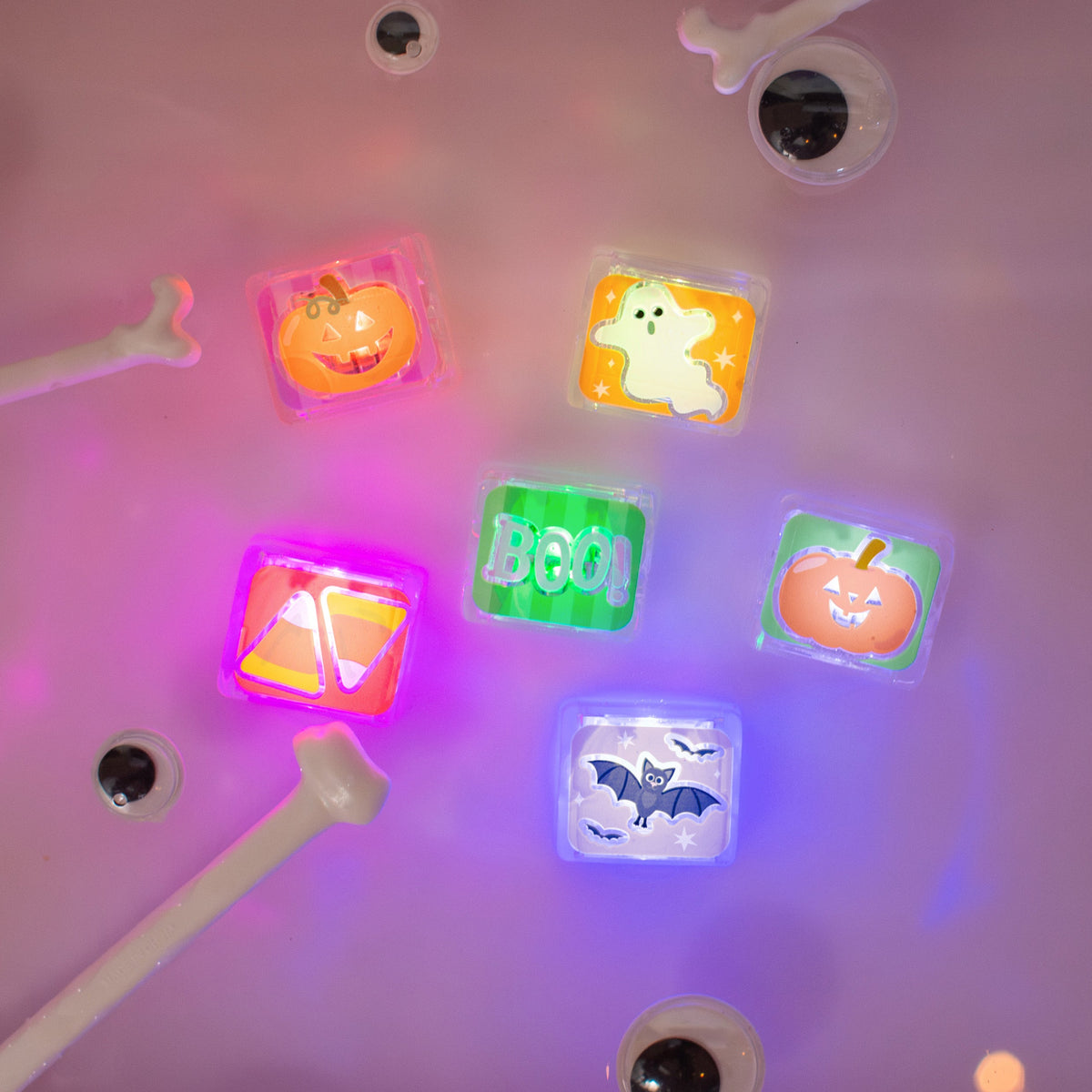 Glo Pals: Halloween Light-Up Cubes 6-Pack